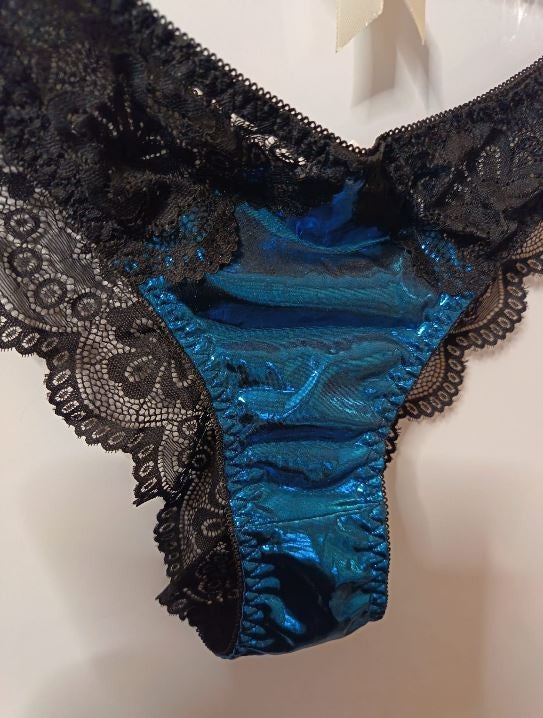 🖤✨ Black Lace & Electric Blue Metallic Brazilian Knickers – Size XL 16-18 ✨🖤