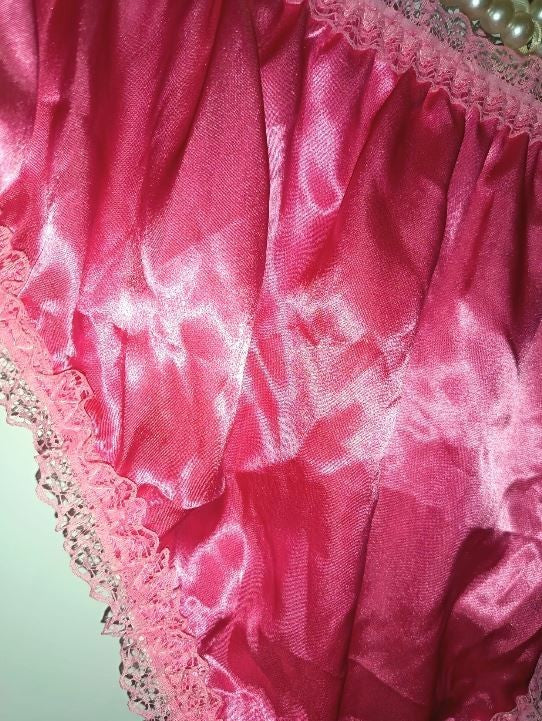 Deep Pink Satin Frilly Knickers Lace Trim Vintage Style panties size M 10