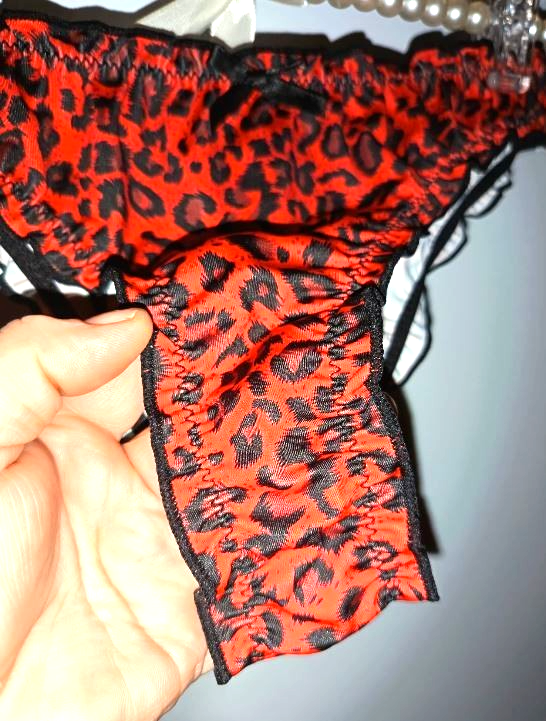 Women Red Leopard Print Thong satin Knickers soft to skin Bow size 8 S
