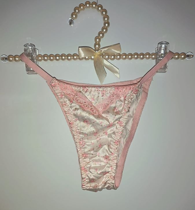 Womens  white Floral Thong Panties Lace trim Low Rise Soft silky feel size S 8