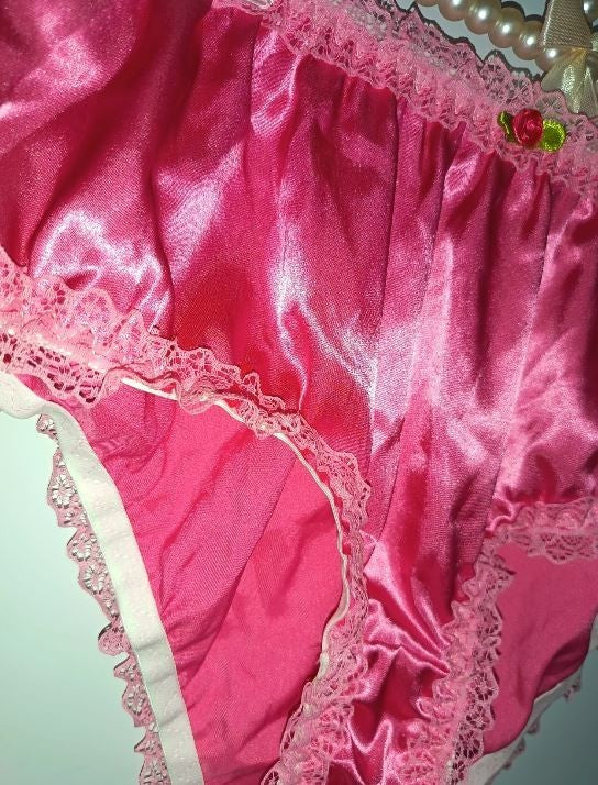 Deep Pink Satin Frilly Knickers Lace Trim Vintage Style panties size M 10