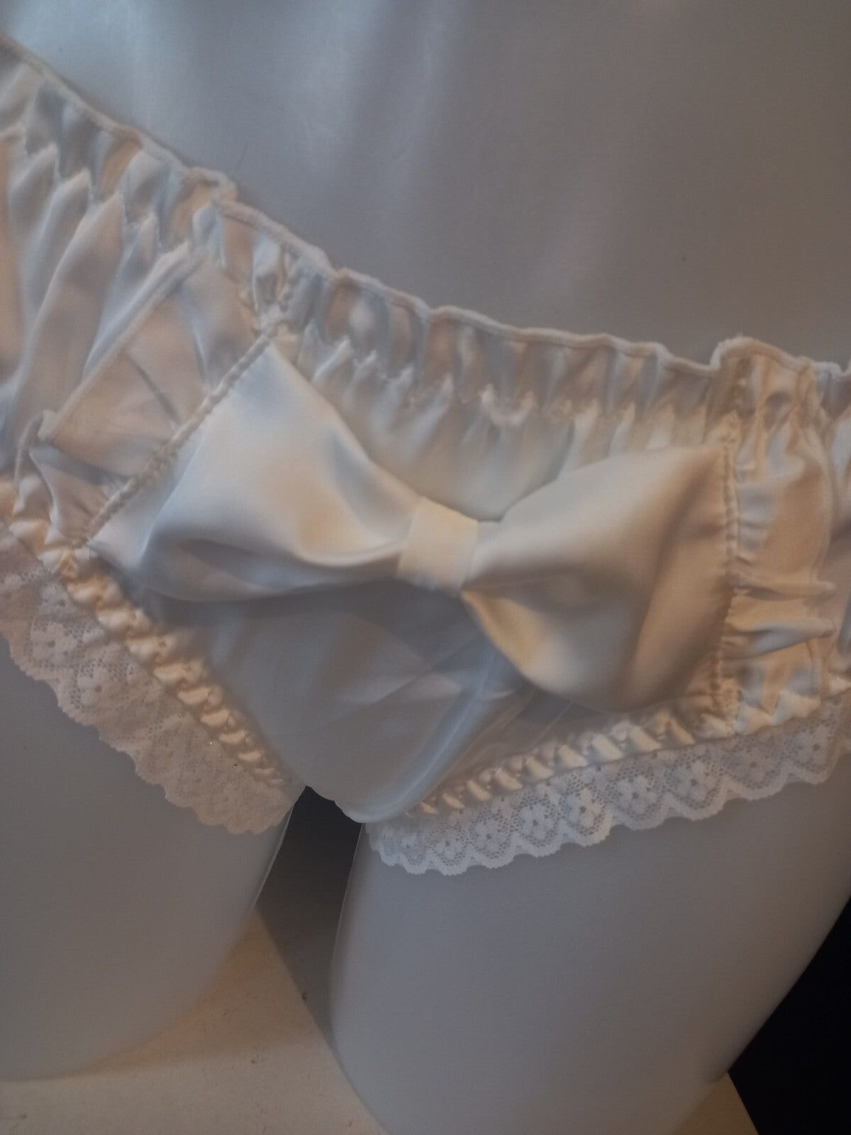 White Cute Shiny Silky feel Bow Detail knickers lace trim panties sissy 10 / M
