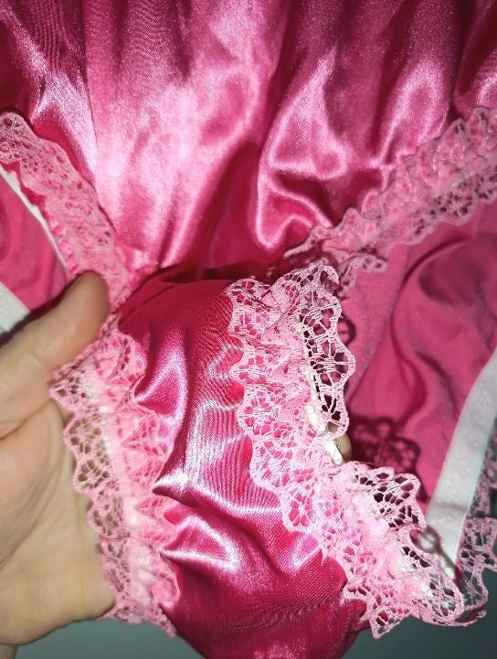 Deep Pink Satin Frilly Knickers Lace Trim Vintage Style panties size L 12-14