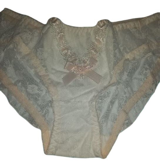3 pack women's soft elegant lace knickers 3 colours with cute bow details