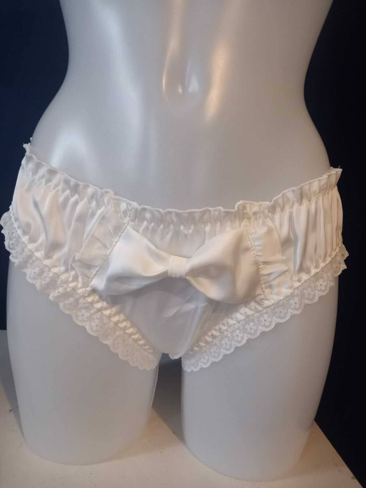 White Cute Shiny Silky feel Bow Detail knickers lace trim panties sissy 10 / M
