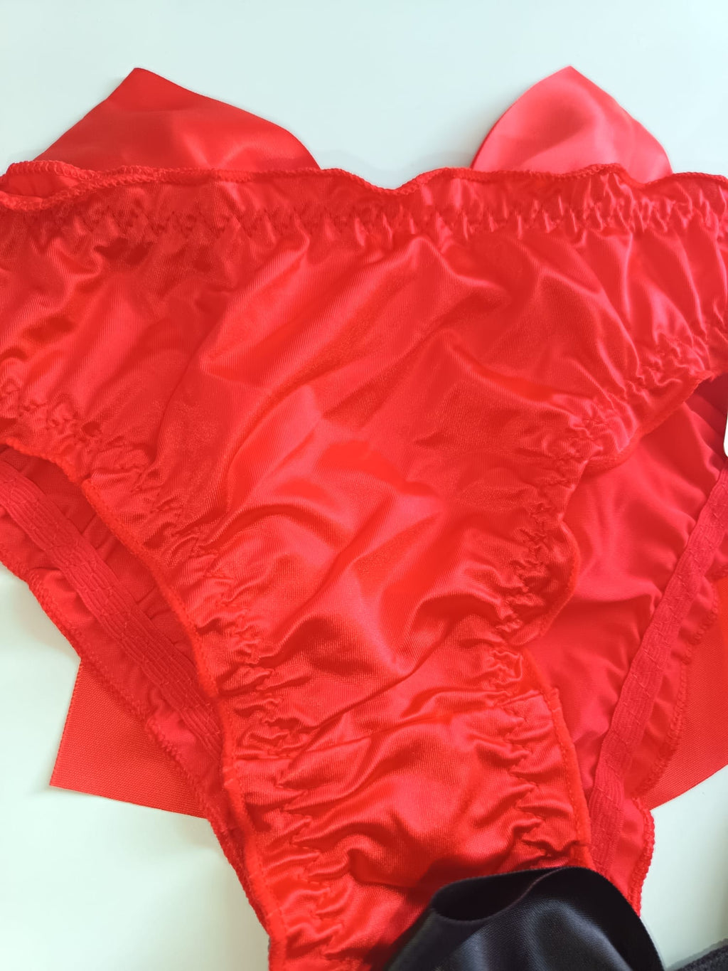 2 Pack Satin Knickers Ladies Size S UK 8 Red Black Big Bow silky panties