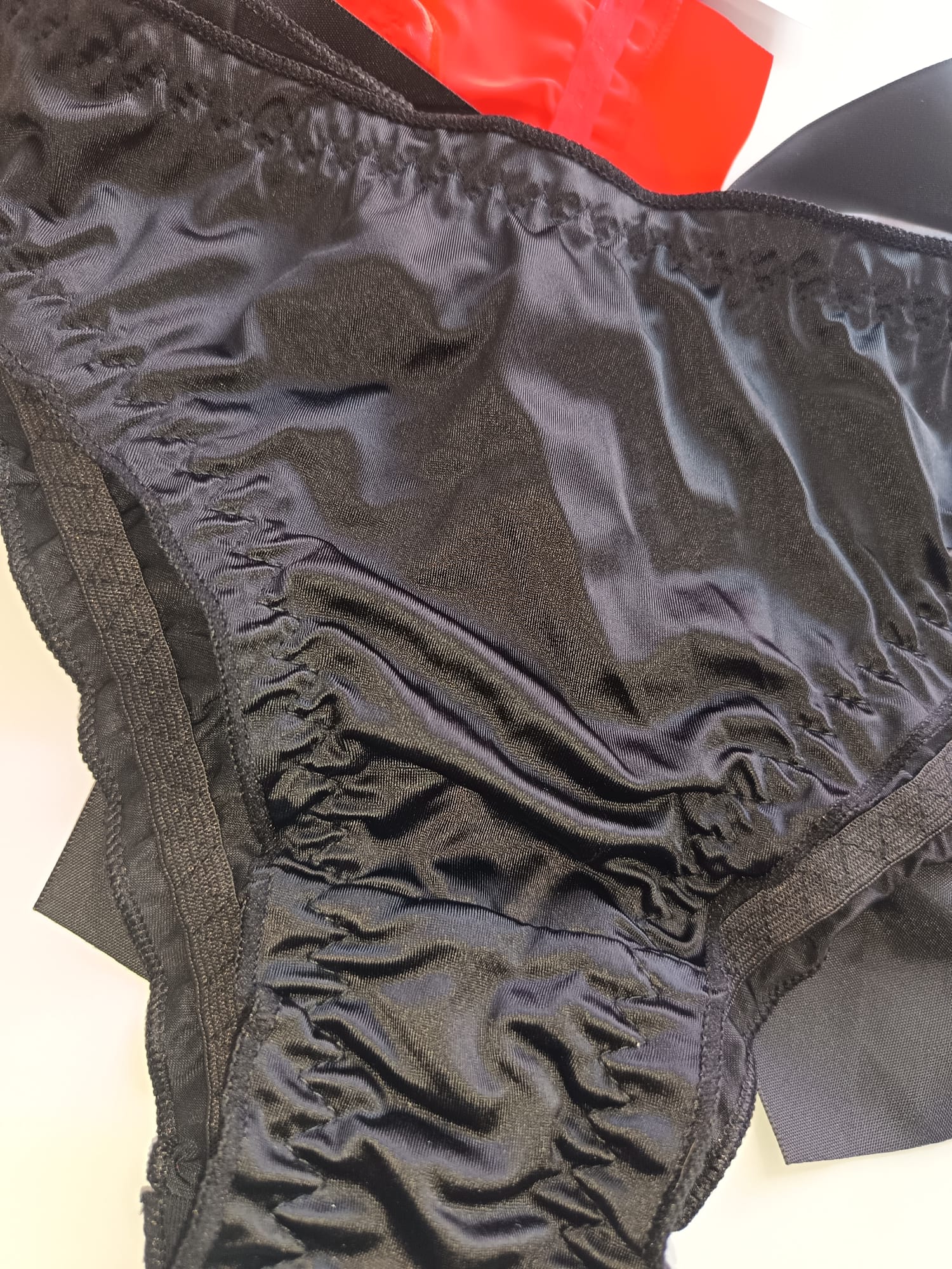 2 Pack Satin Knickers Ladies Size S UK 8 Red Black Big Bow silky panties